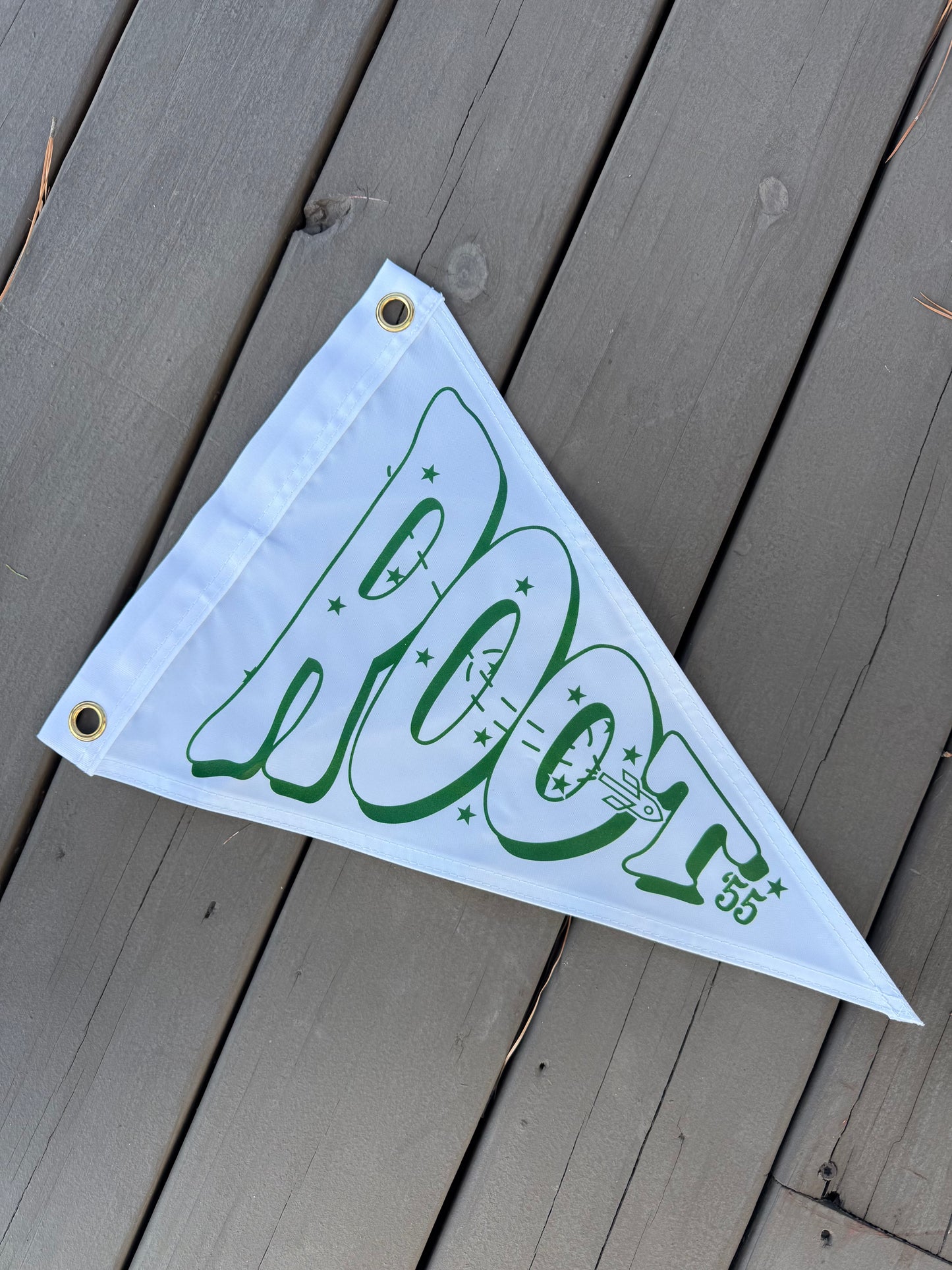 Root Grommet Pennant